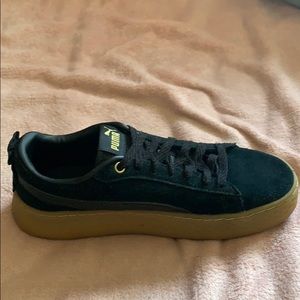 Black gum bottom Pumas
